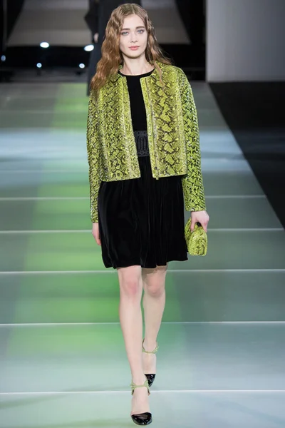 Look 32